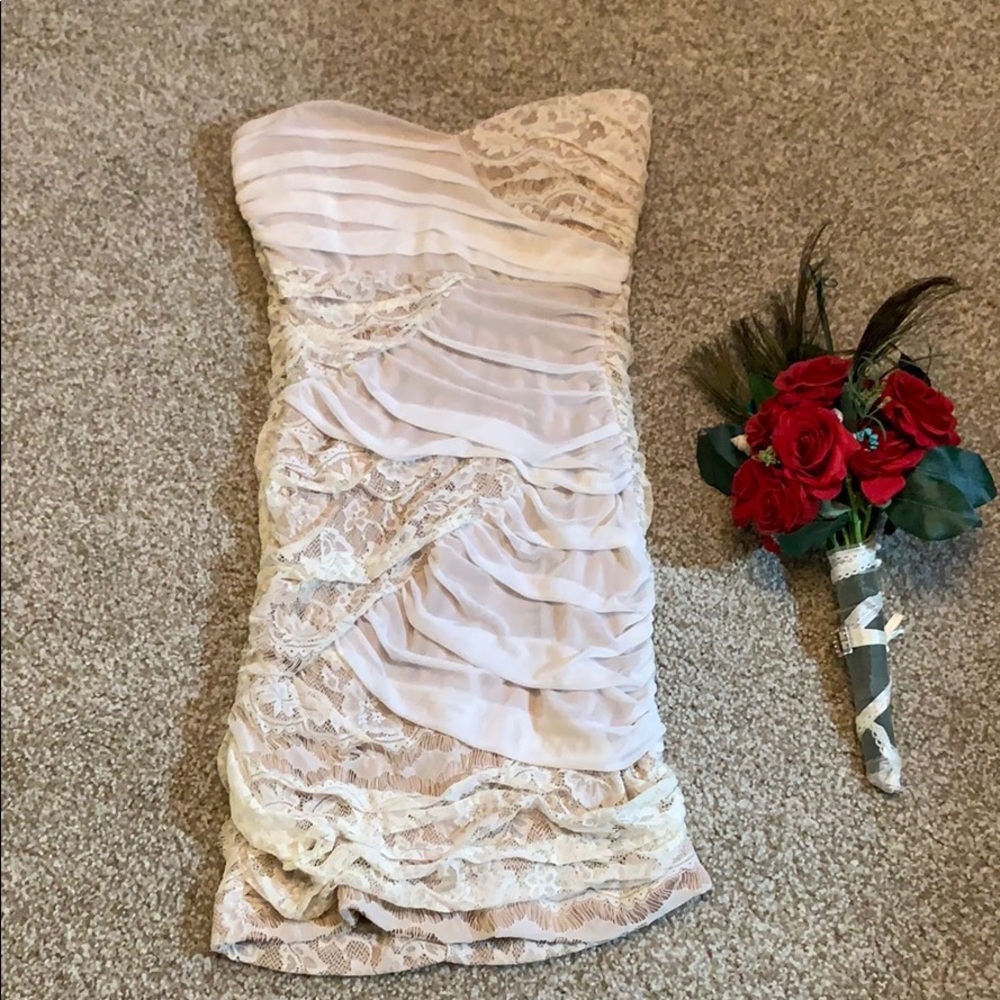 NWOT ARDEN B STRAPLESS LACE BODYCON DRESS